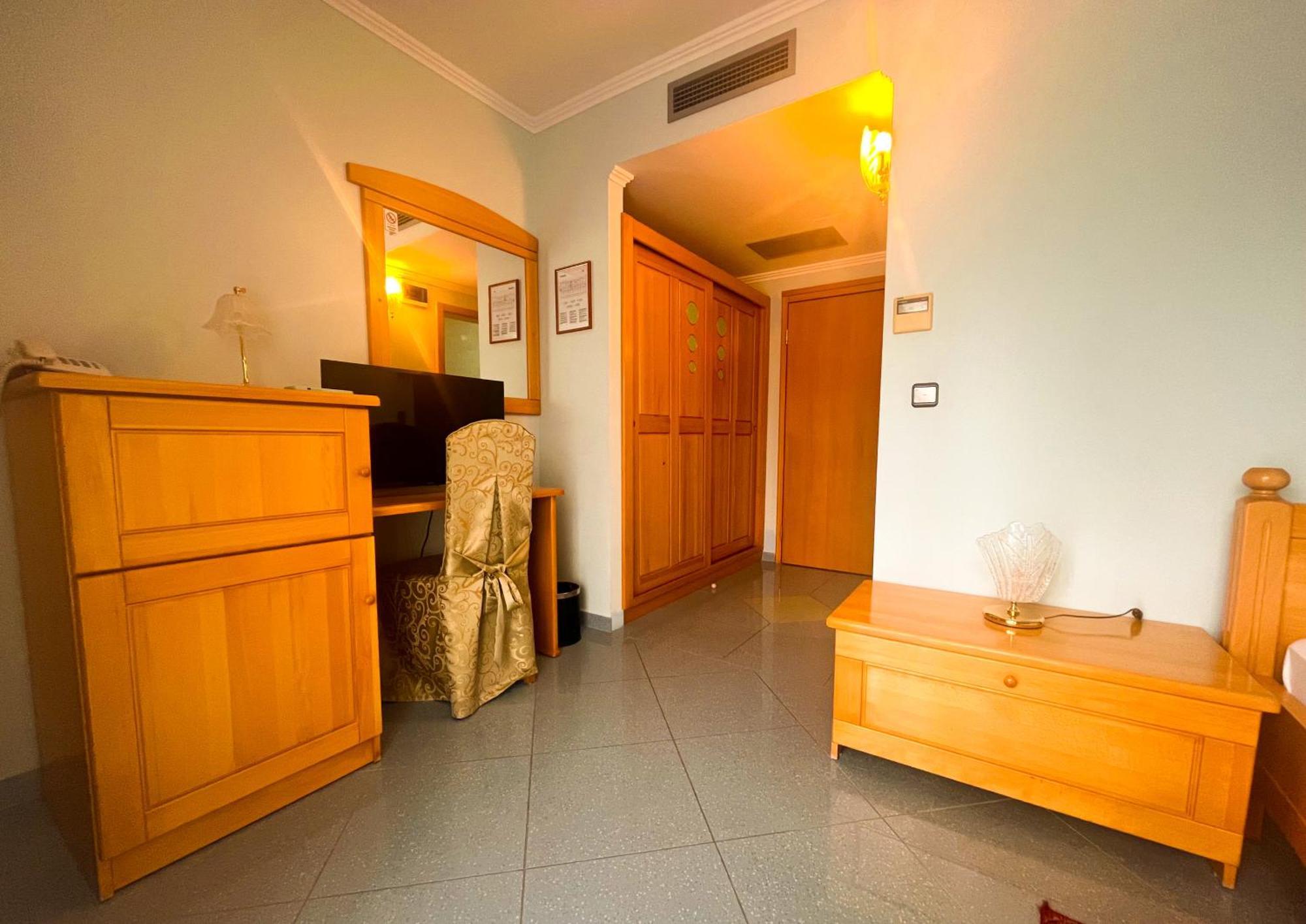 Hotel Miramare Vodice Rum bild